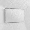 Superficie con effetto pietra e texture antiscivolo del piatto doccia Agorà