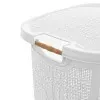 Contenitore porta biancheria in plastica bianca con manici in legno capienza 60 lt