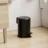 Cestino bagno nero acciaio inox con apertura a pedale e secchio interno removibile