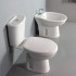 Sanitari monoblocco tradizionali con scarico a terra e copriwc Rak Karla