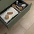 Mobile bagno sospeso 80 cm verde satinato con top e specchio Gaya