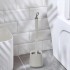 Portascopino da appoggio grigio e grigio scuro con setole in silicone 