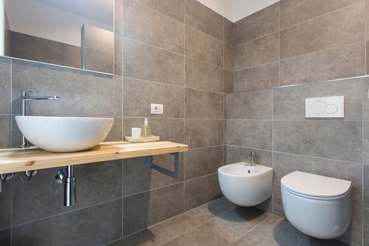 Altezza sanitari sospesi: wc sospeso da terra
